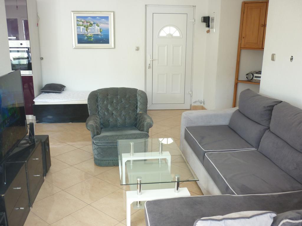 Apartments Nikola ปูชิสชา ภายนอก รูปภาพ